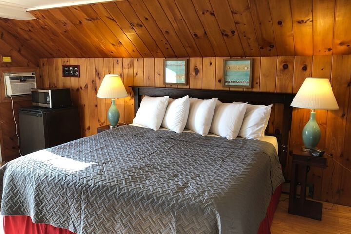 Room 27 of 43