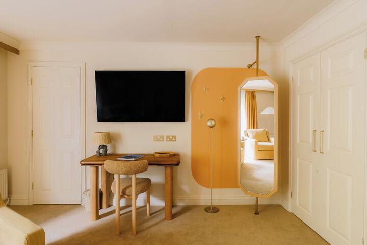 Room 27 of 75