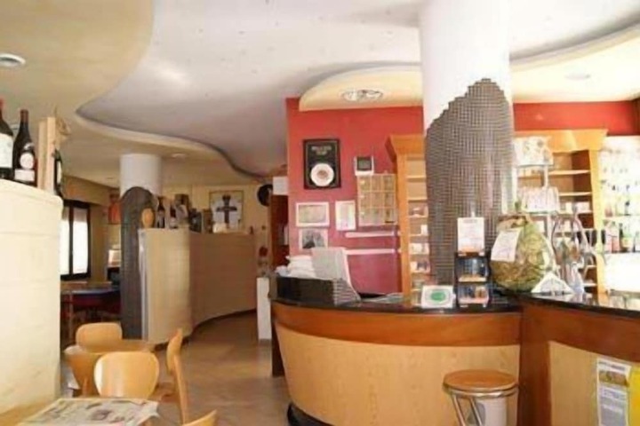 Lounge 17 of 20