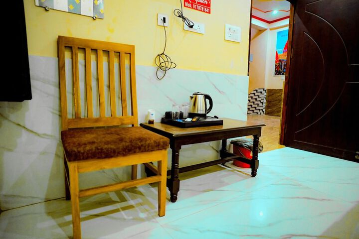 Room 18 of 33