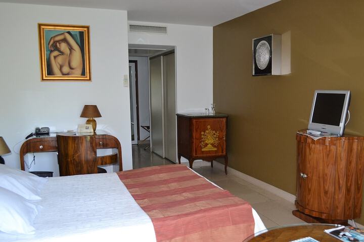Room 7 of 41