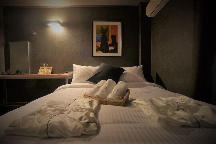 Room 7 of 14