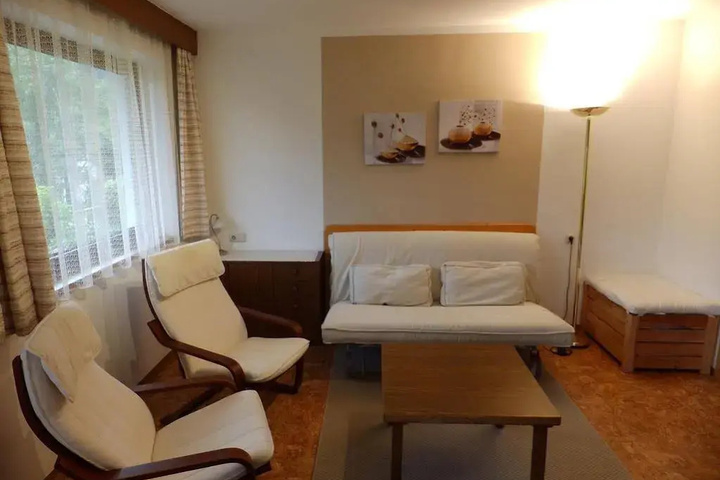 Room 4 of 11