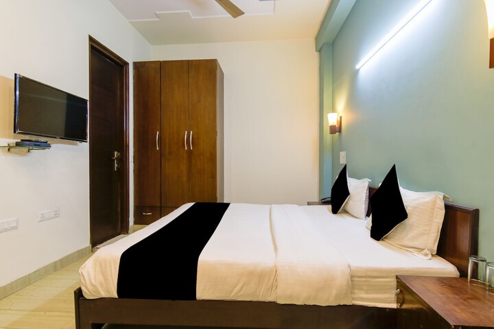 Room 13 of 24