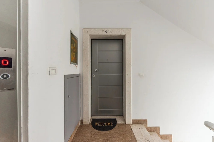 Room 12 of 17