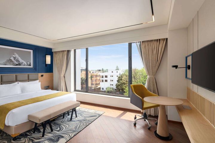 Room 14 of 65