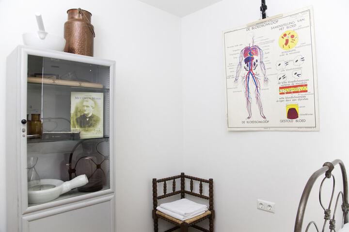 Room 15 of 42