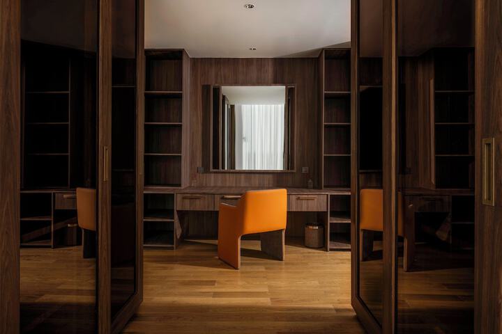 Room 17 of 100