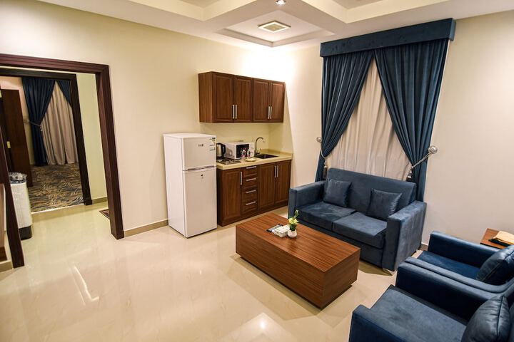 Room 28 of 43