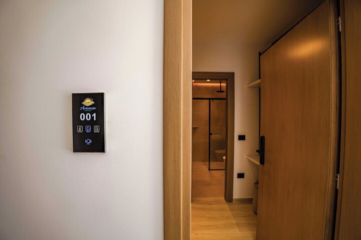 Room 114 of 244