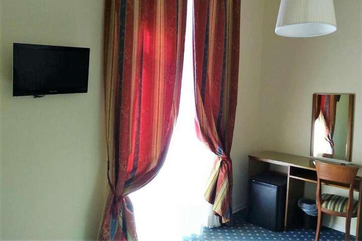 Room 18 of 49