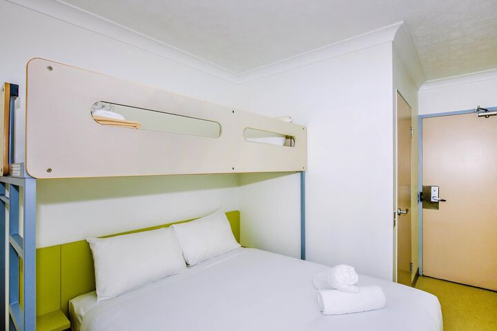 Room 16 of 46