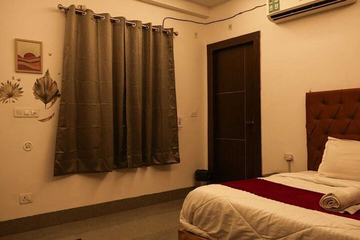 Room 19 of 50