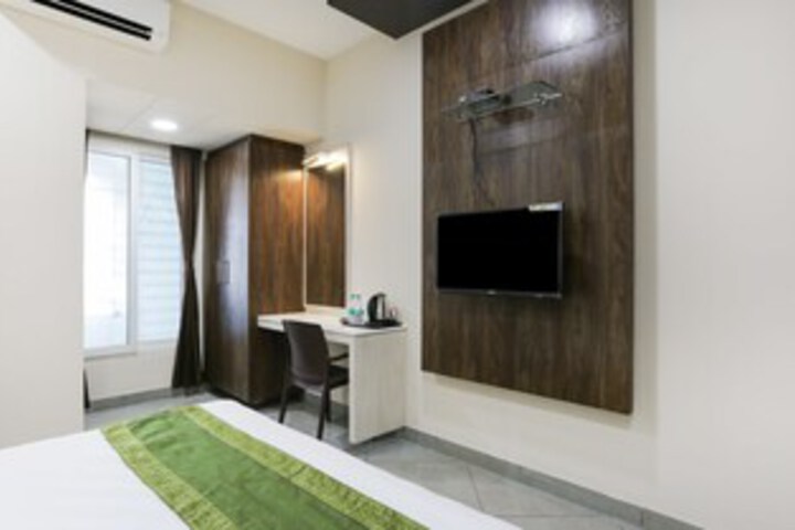 Room 22 of 49