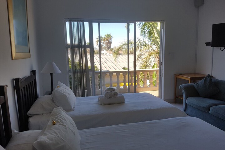 Room 15 of 77