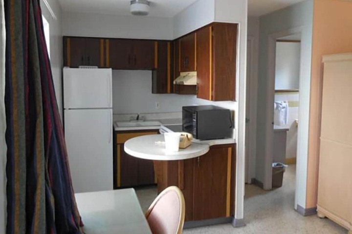 Room 6 of 25