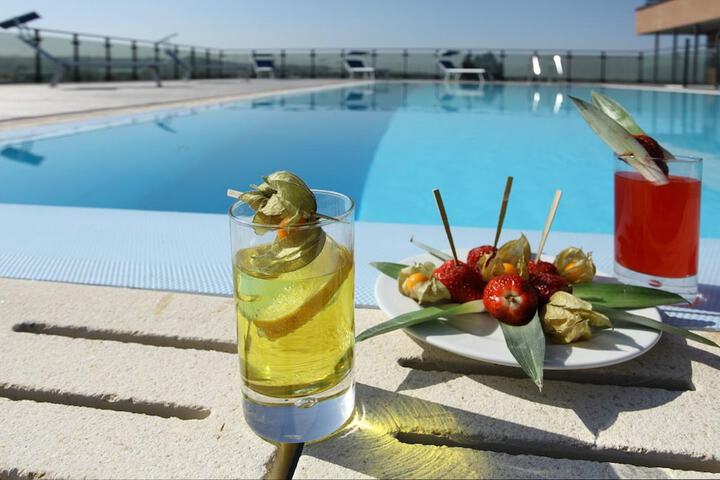 Hotel Pool