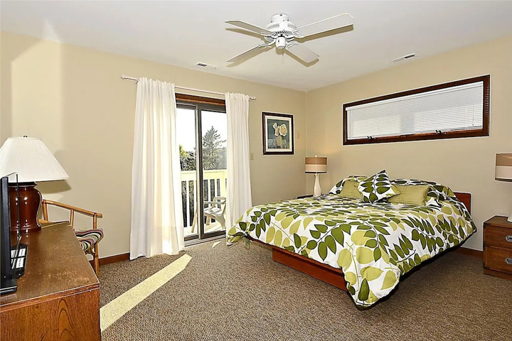 Room 2 of 18