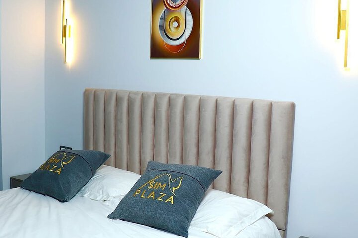 Room 5 of 7