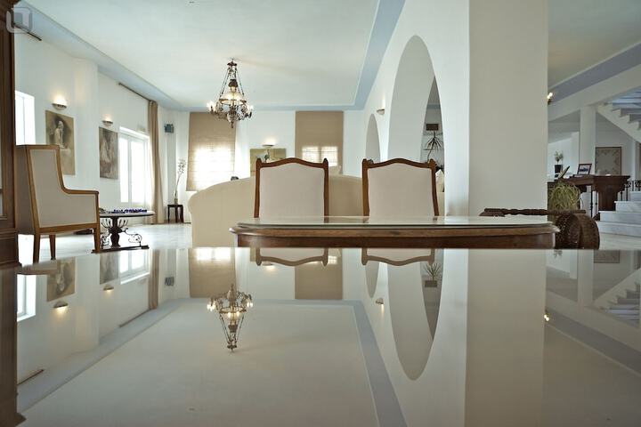 Hotel Interior 6 of 343