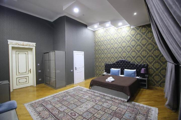 Room 12 of 70