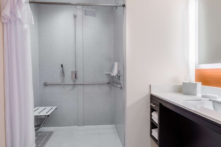 Bathroom shower