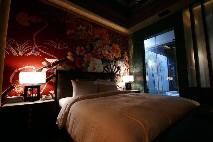 Room 2 of 56