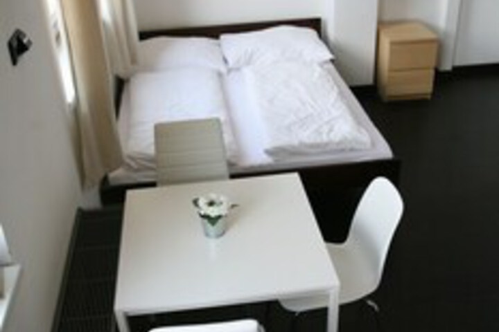 Room 179 of 275