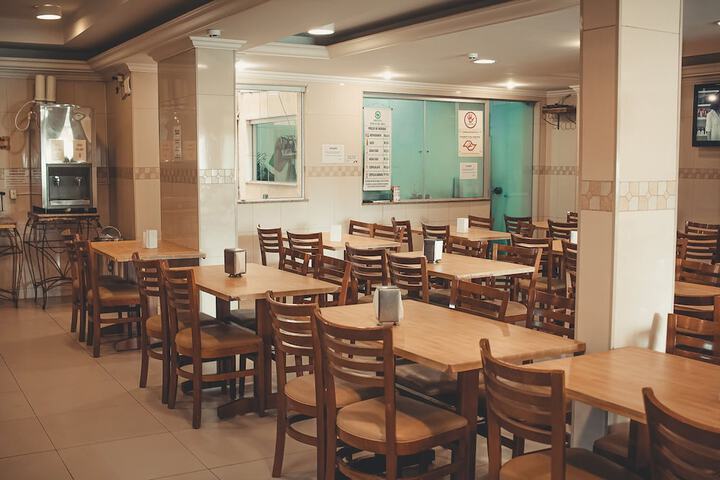Dining 19 of 23