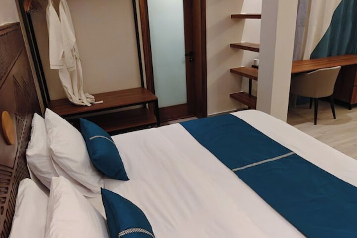 Room 45 of 106