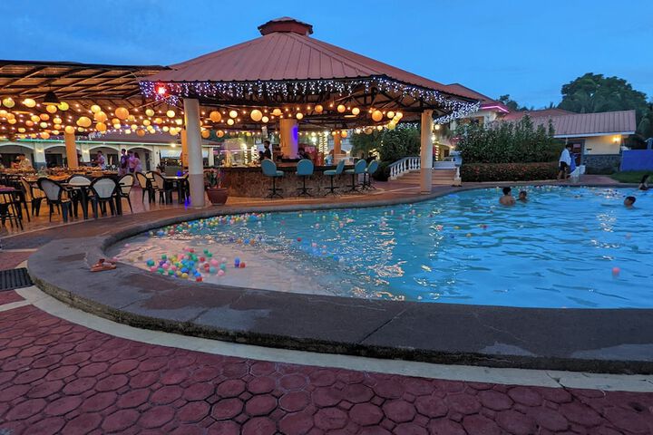 Pool 85 of 199