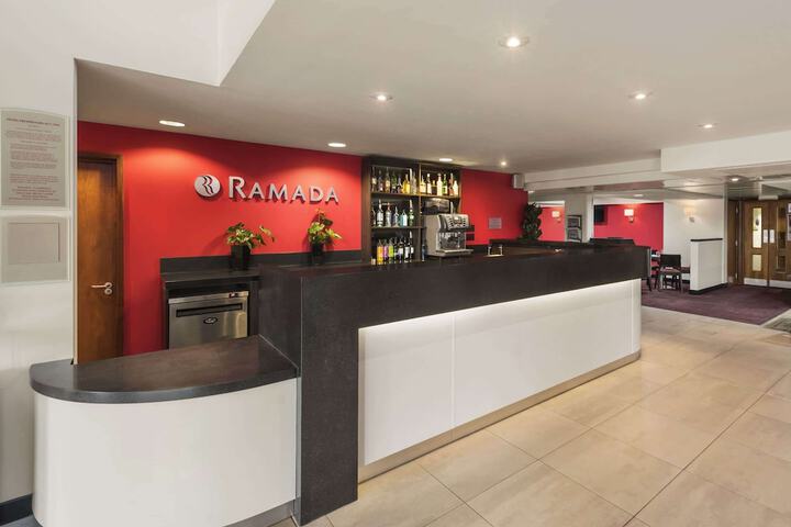 Entrance & Lobby
