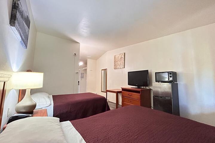 Room 13 of 38