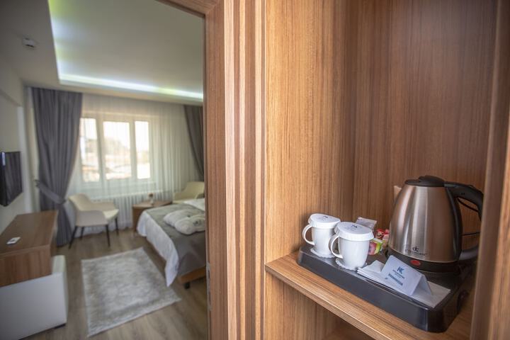 Room 15 of 33