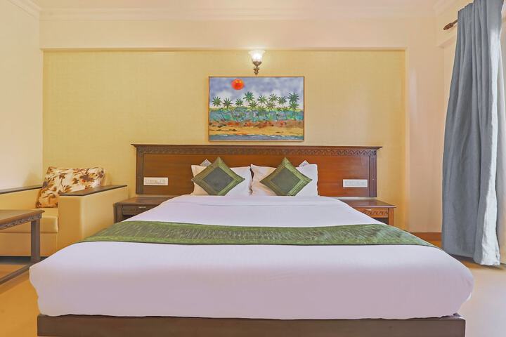 Room 5 of 32