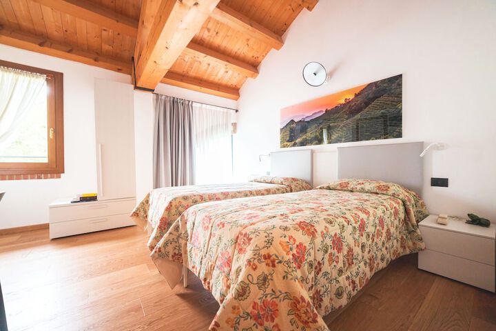 Room 6 of 40