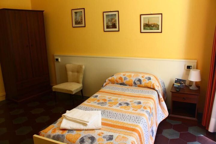 Room 100 of 107