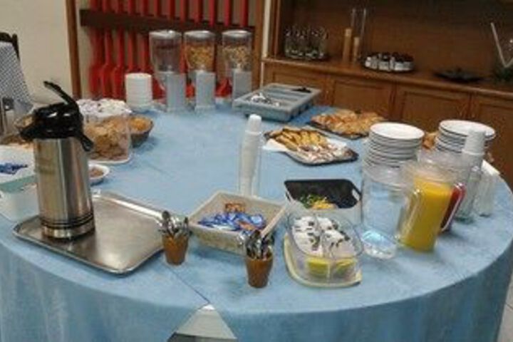 Breakfast/Coffee Service 5 of 76