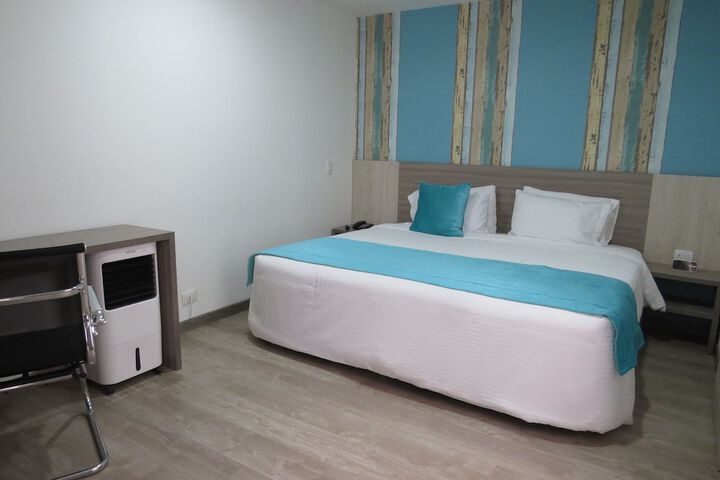 Room 9 of 48