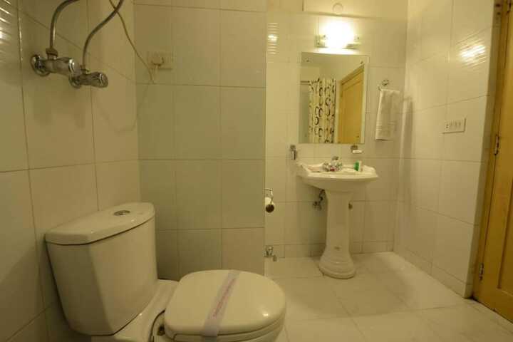 Room 8 of 21