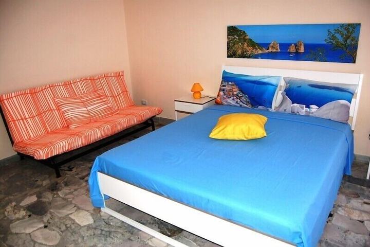 Room 8 of 60