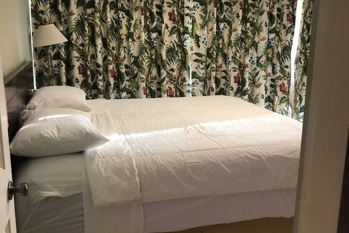 Room 5 of 17