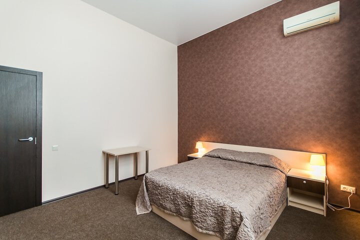 Room 20 of 122