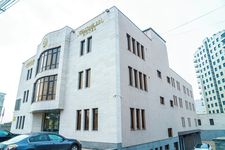 Hotel 79 of 80