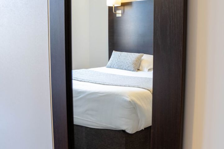 Room 10 of 38
