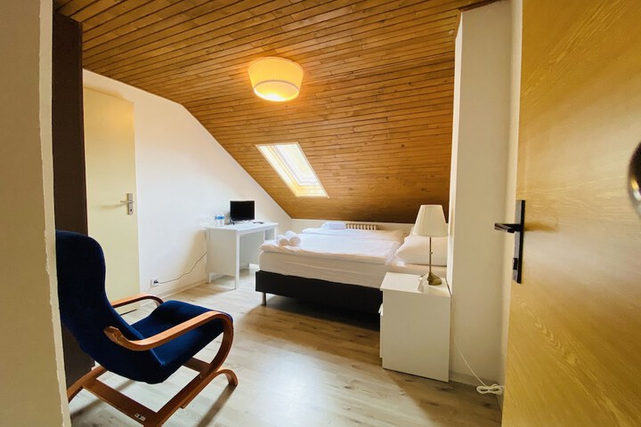 Room 25 of 37