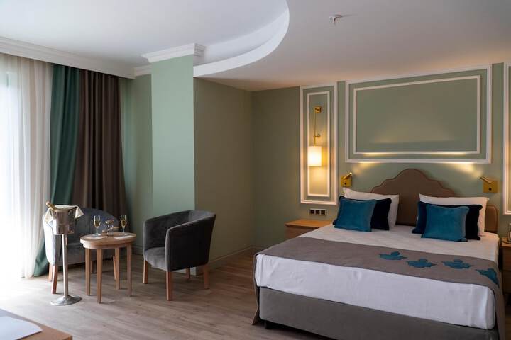 Room 16 of 120