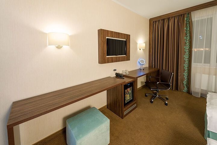 Room 4 of 14