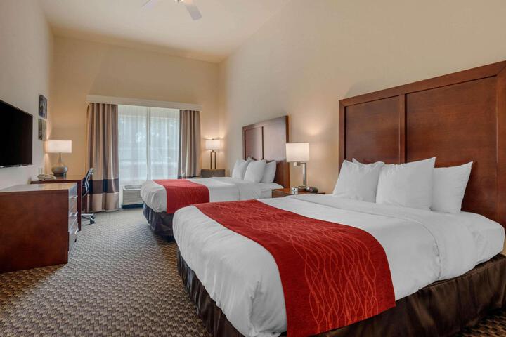 2 Queen Beds (5 of 16)