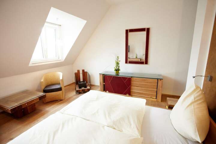 Room 9 of 26